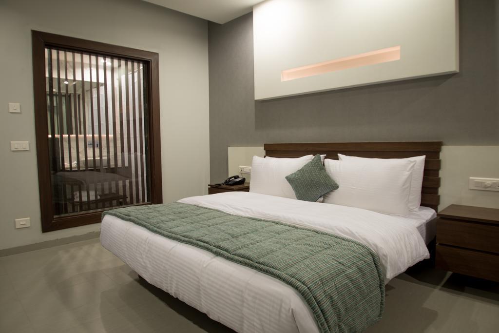 Hotel Narula'S Aurrum Amritsar Ngoại thất bức ảnh