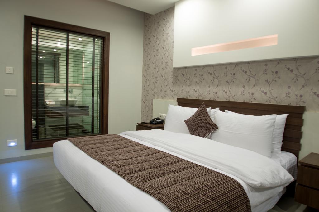 Hotel Narula'S Aurrum Amritsar Ngoại thất bức ảnh