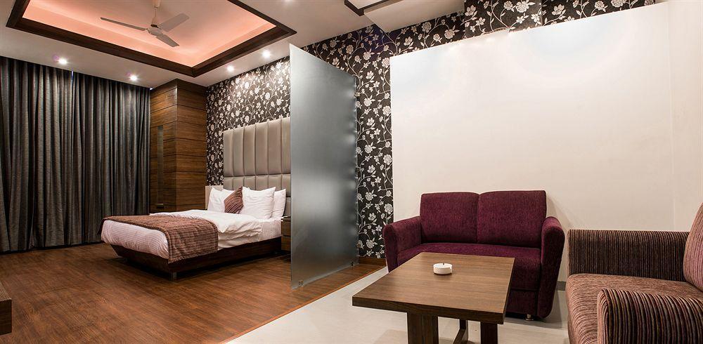 Hotel Narula'S Aurrum Amritsar Ngoại thất bức ảnh
