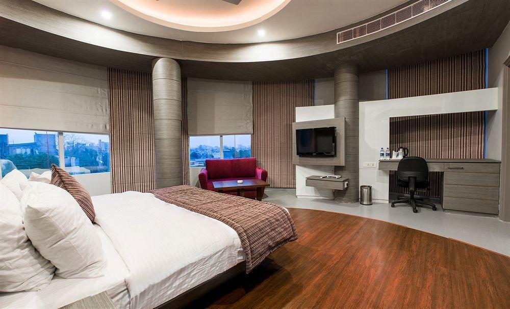 Hotel Narula'S Aurrum Amritsar Ngoại thất bức ảnh
