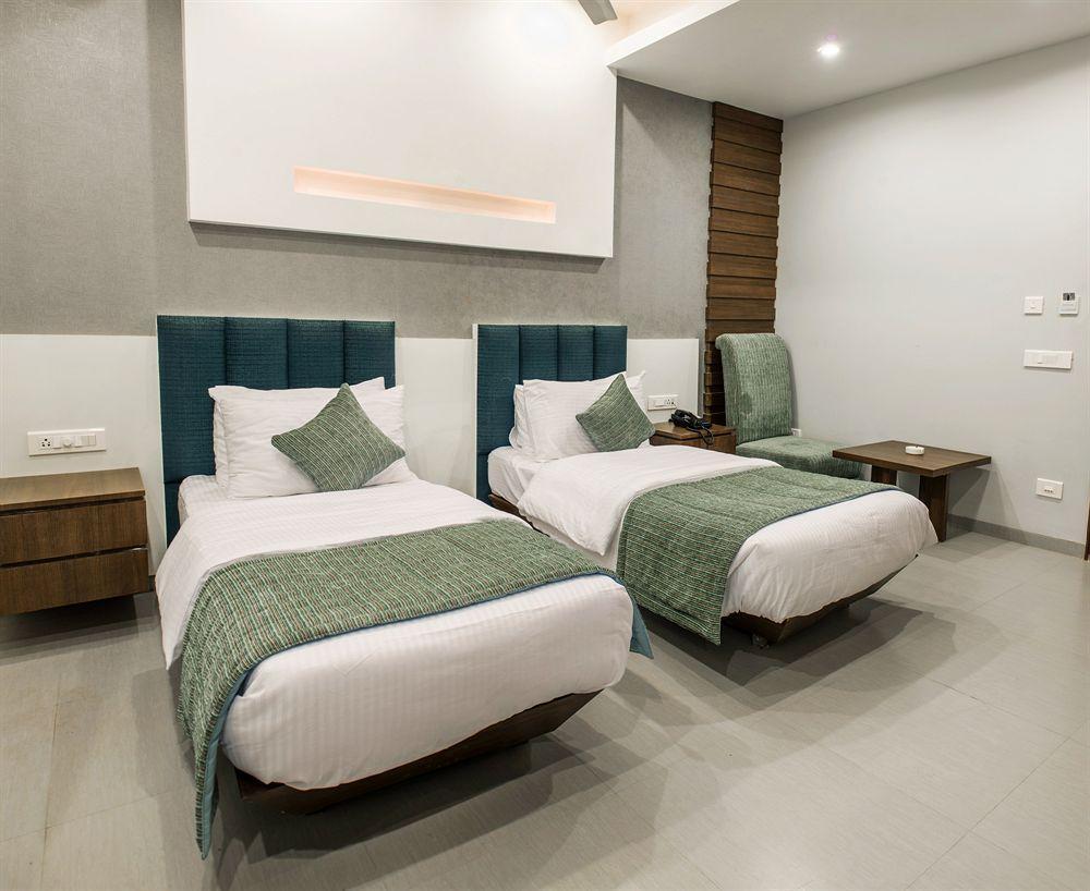 Hotel Narula'S Aurrum Amritsar Ngoại thất bức ảnh