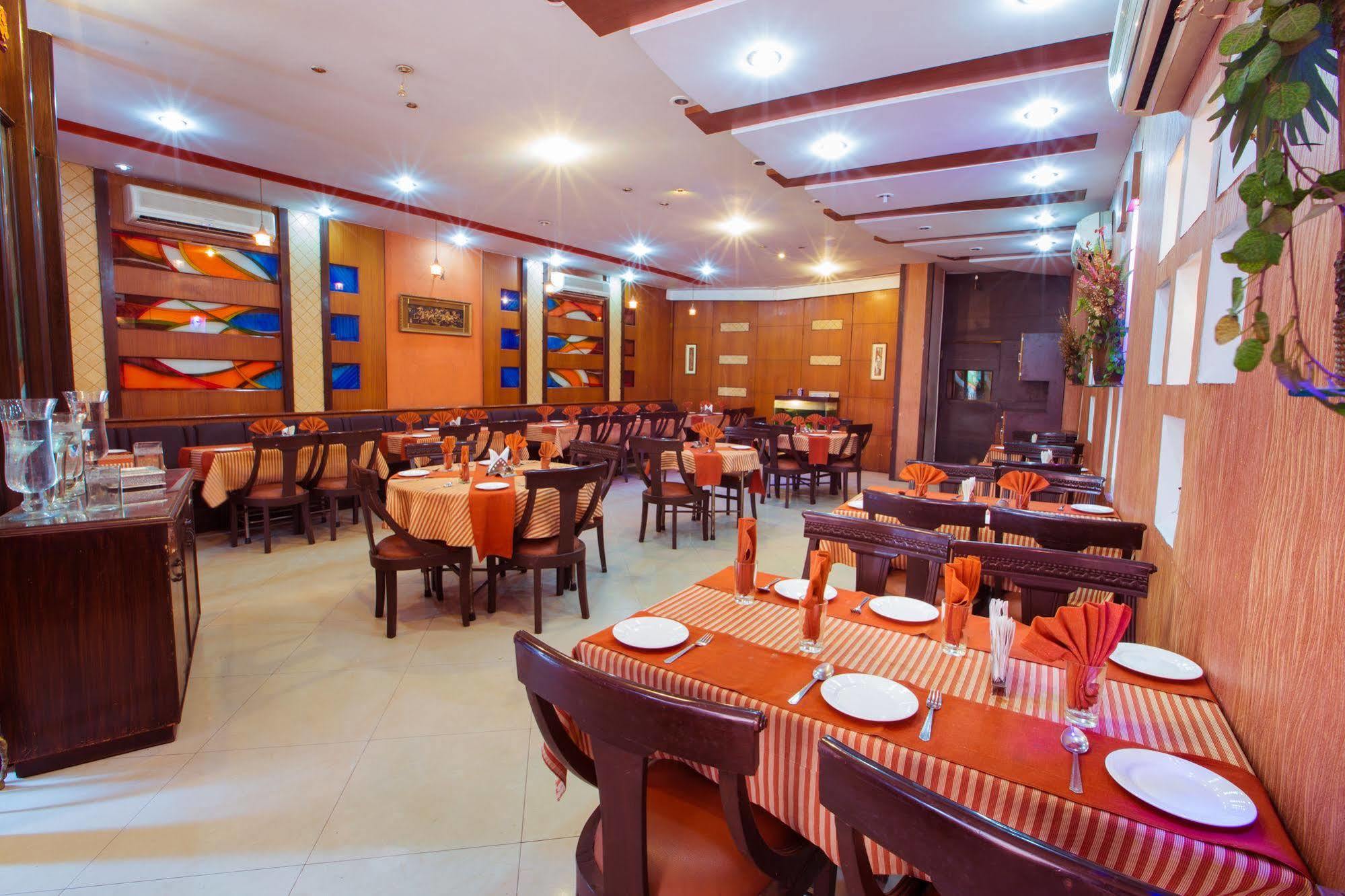 Hotel Narula'S Aurrum Amritsar Ngoại thất bức ảnh