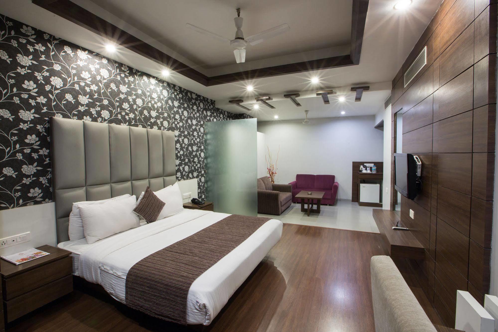 Hotel Narula'S Aurrum Amritsar Ngoại thất bức ảnh