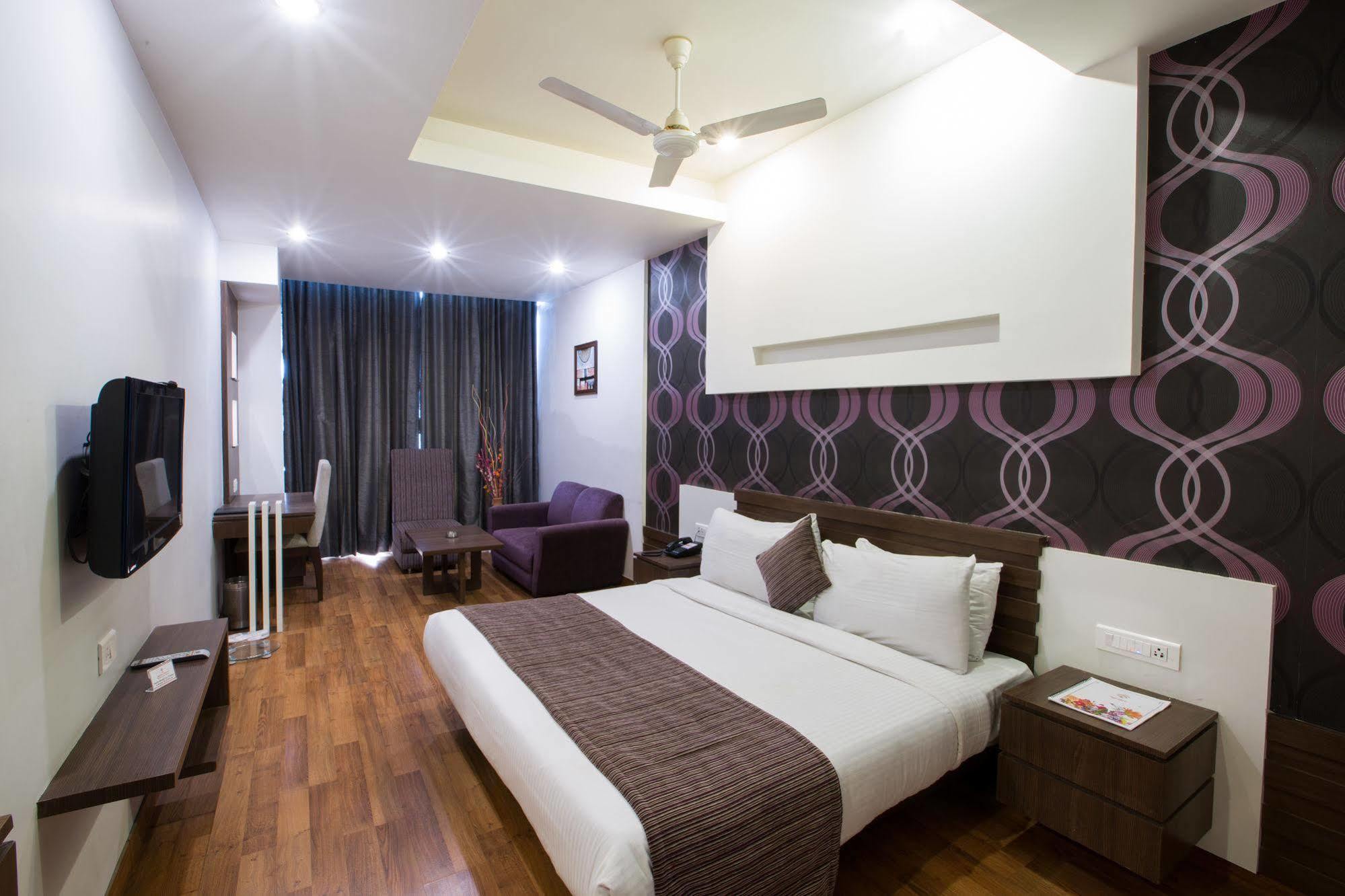 Hotel Narula'S Aurrum Amritsar Ngoại thất bức ảnh