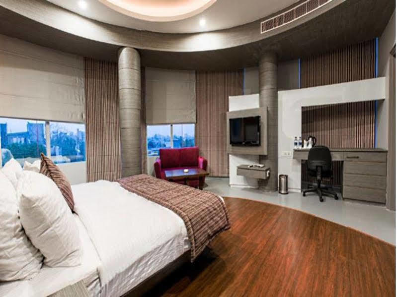 Hotel Narula'S Aurrum Amritsar Ngoại thất bức ảnh