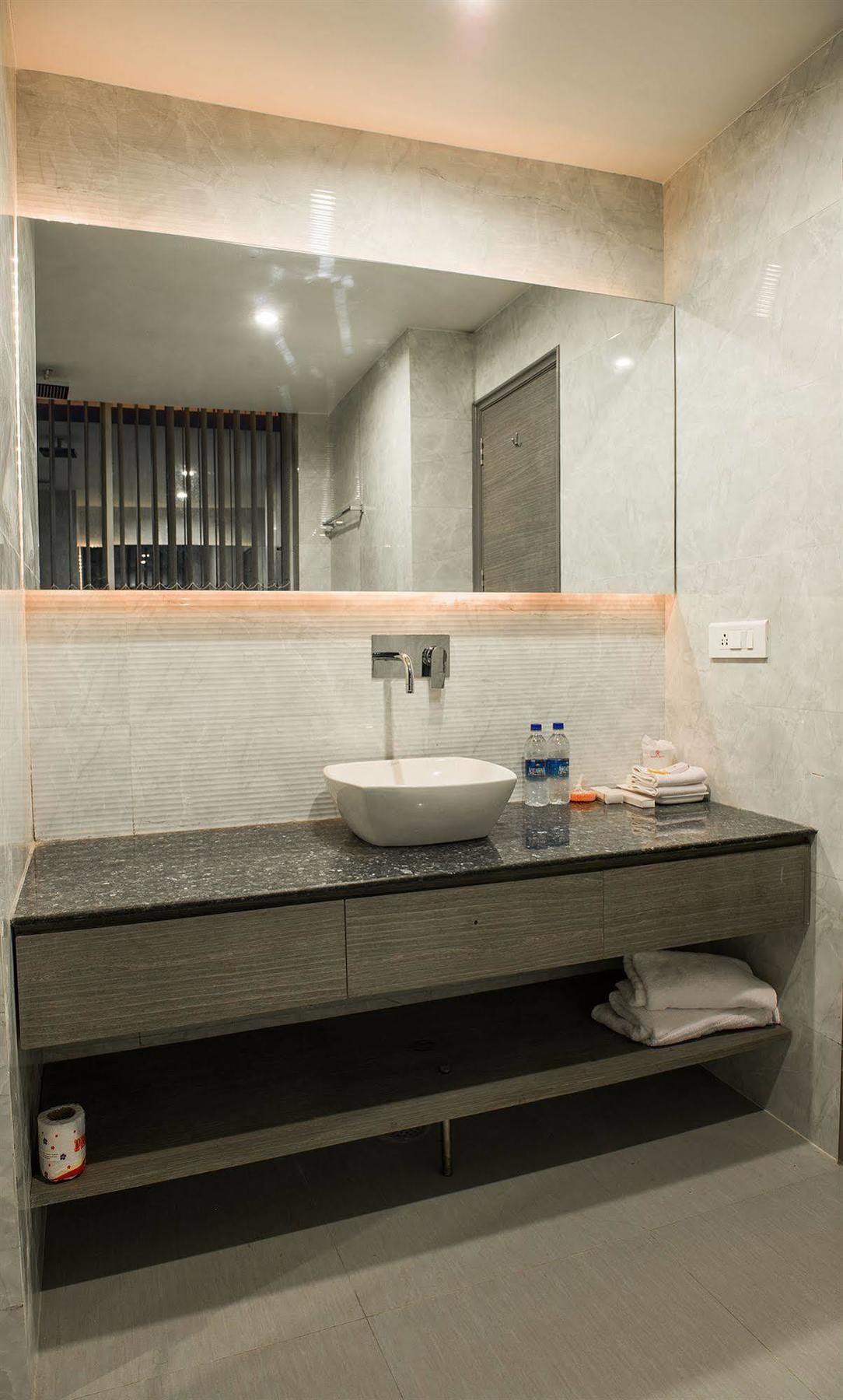 Hotel Narula'S Aurrum Amritsar Ngoại thất bức ảnh