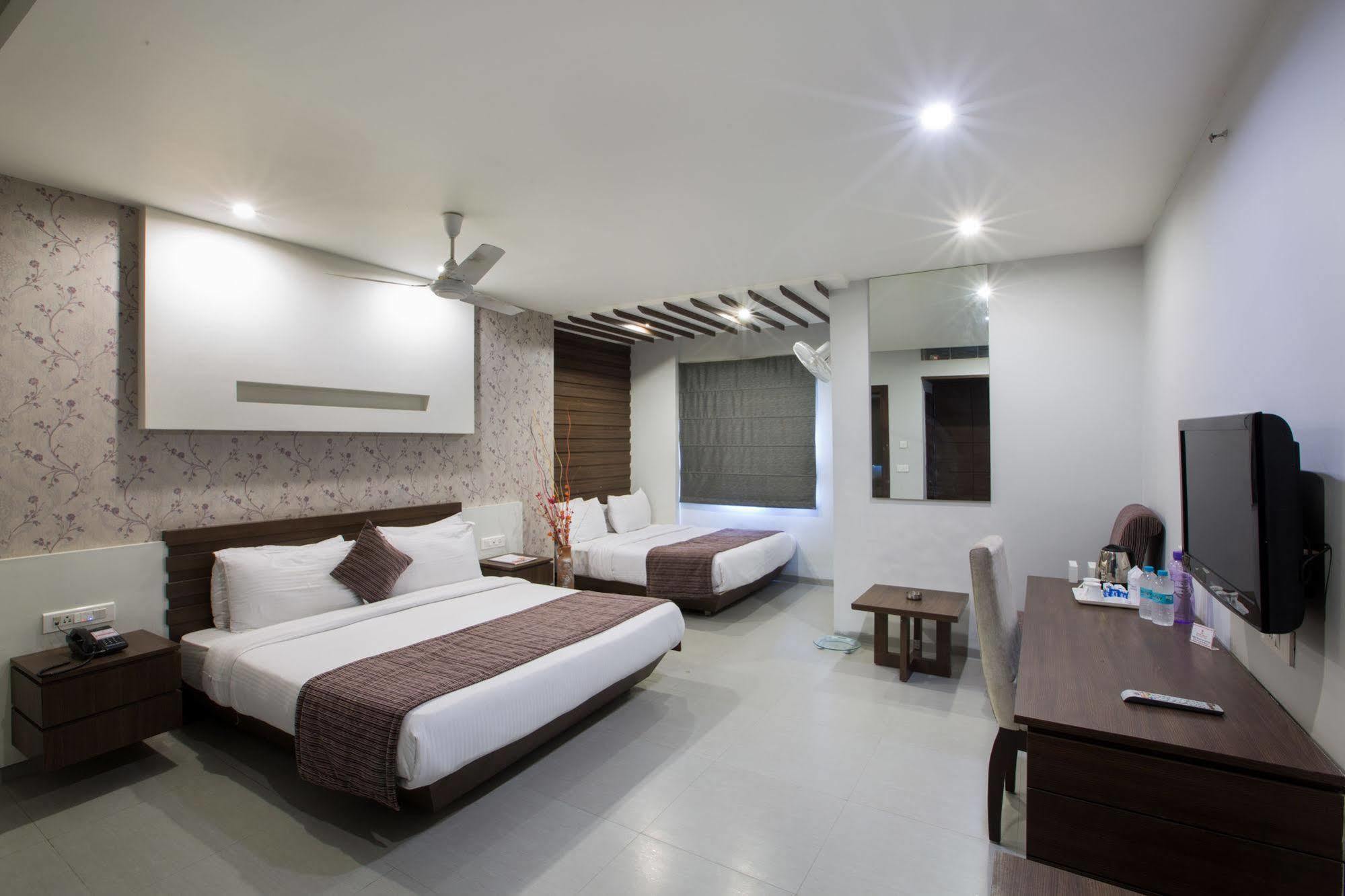 Hotel Narula'S Aurrum Amritsar Ngoại thất bức ảnh