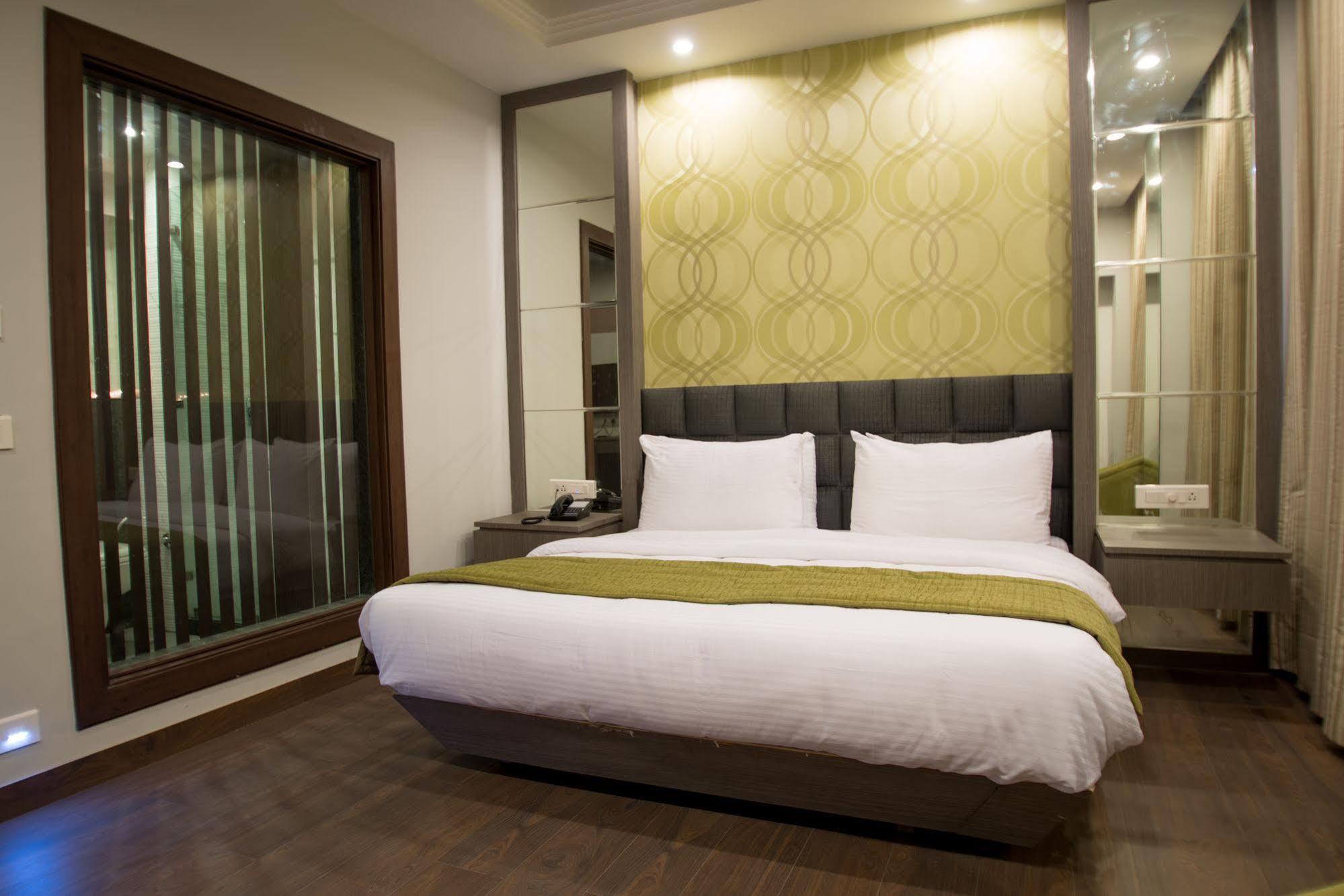 Hotel Narula'S Aurrum Amritsar Ngoại thất bức ảnh
