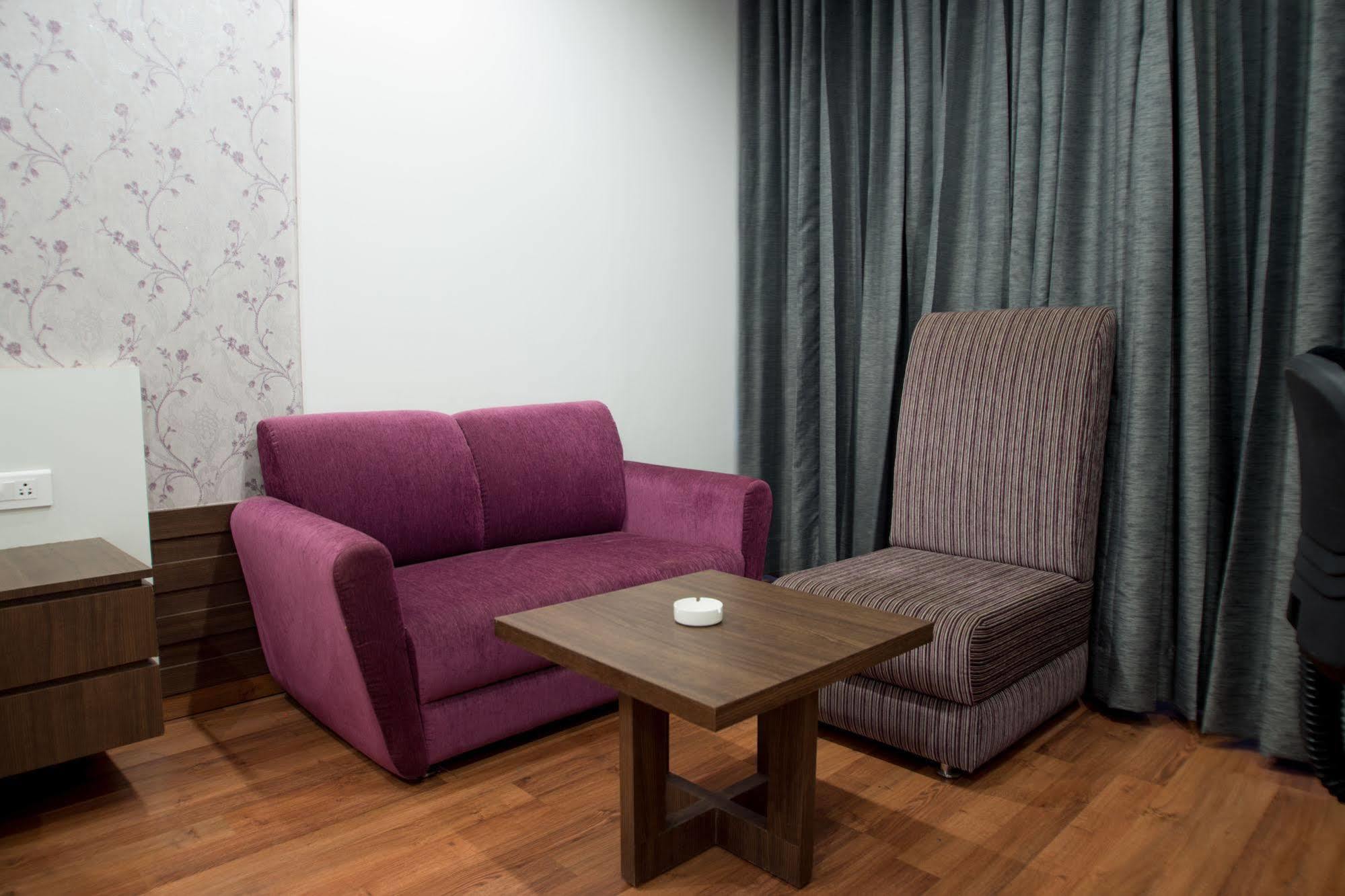 Hotel Narula'S Aurrum Amritsar Ngoại thất bức ảnh